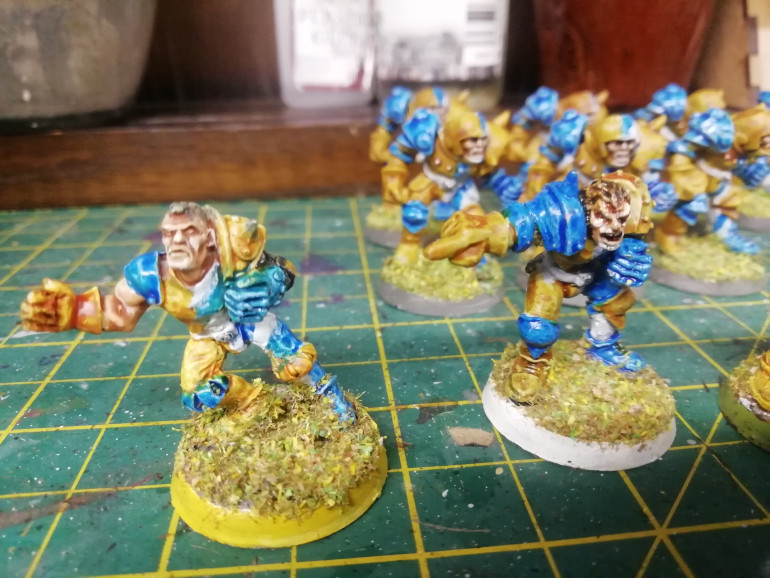 Every month I try and find a classic Bloodbowl mini so I can complete an 80s team. I've used the original plastics for linesman and got metals for the other positions keeping the coloured rims. I just need two more to complete this team. I used contrast paints and I'm a bit disappointed with the yellow if I'm honest 