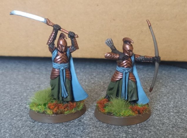 Two test miniatures for my Rivendell. Wow I love that slightly darker gold from GW...