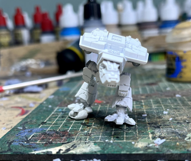 Summer is officially over so it’s back to the paints. Needed something a little more exciting to get the mojo flowing so I thought I’d have a crack at Speedpainting a Warhound titan fresh off the printer!