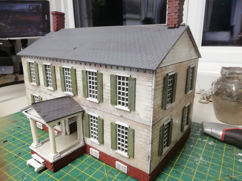 Roof done with a bit of bird poo. I would like to pick up the tavern kit next
