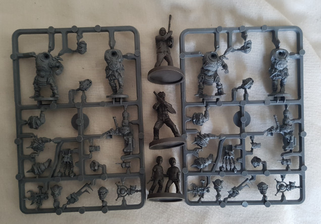 Mantic Marauders Orx Command Sprue x2 & 3 Walking Dead minis