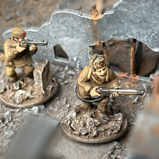 Siberian Veteran Platoon Flame Thrower Team.