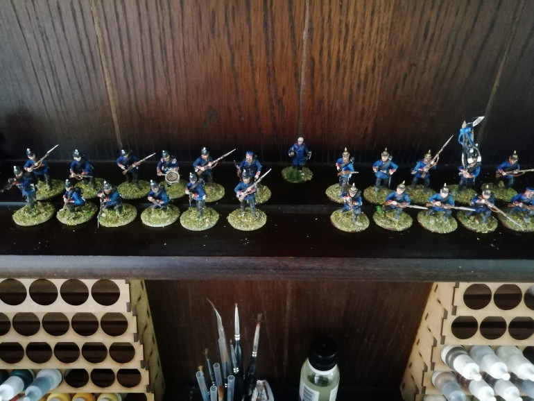 I did the second unit as landwehr fusiliers so I could use the shako heads and add variety. 