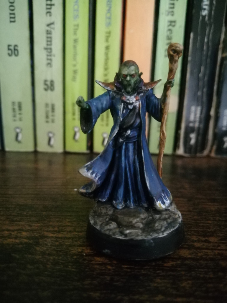 The mini of Zharradon Marr I for some reason had trouble painting. Perhaps I'm used to the character hiding in a mirror rather than being three dimensional. 