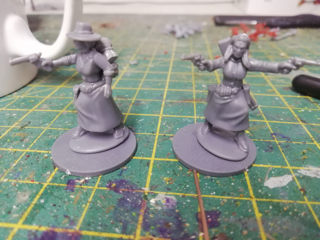 Another play with dead man's hands figures to add dome female adventurers to my crews 