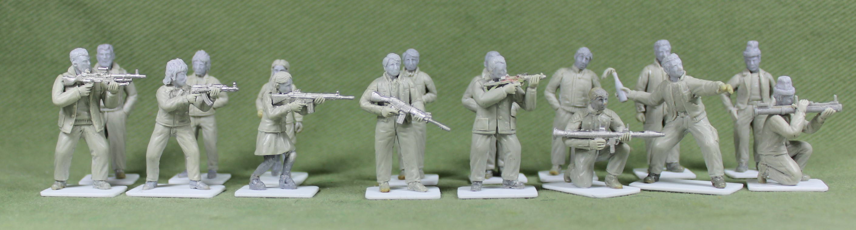 28mm Modern Civilians Armed - Empress Miniatures