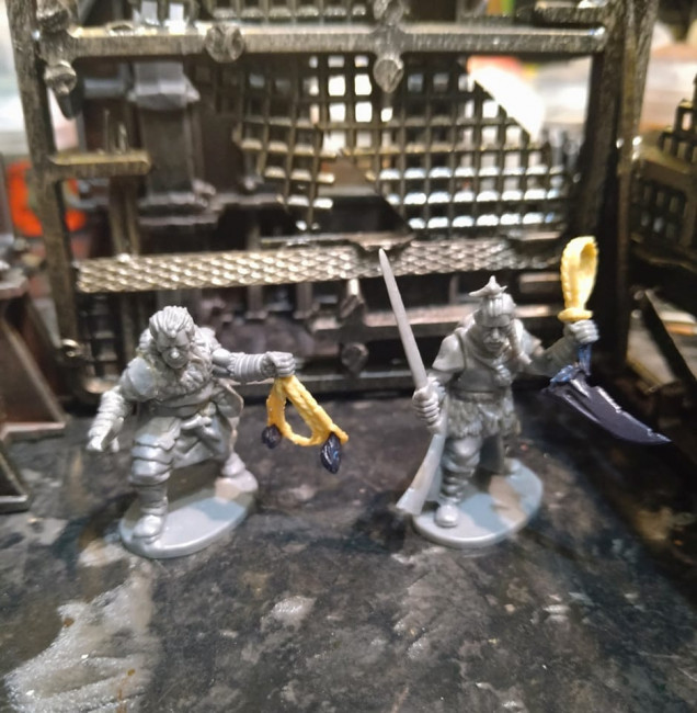 In Startgrave they wanted the Barbarians to have some ranged attack, but not give them lazers etc. Northstar offered some bolas options, but I fancied kitbashing a version of my own. Ropes from a WW2 1/35 scale kit. One bolas meant to cut and trip (Tyranid slicing hand) and one just to trip (x2 Tyranid elbow pieces?)