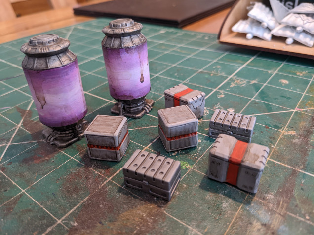 Minis #108-115 Star Saga crates and stasis pods