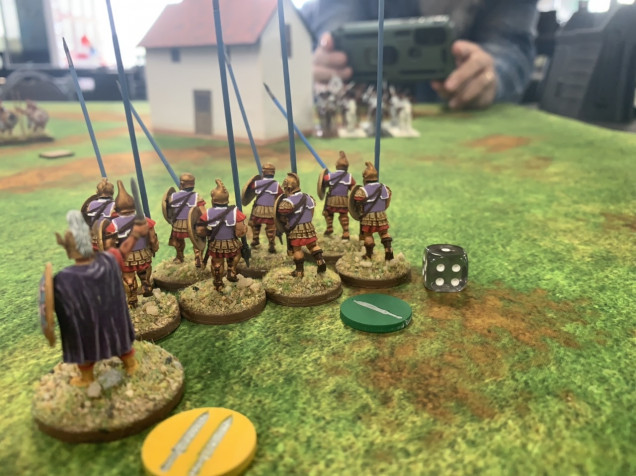 As anticipated, the Numidian cavalry makes a wide sweep to threaten my flanks. The pikemen and slingers will have to deal with this. 