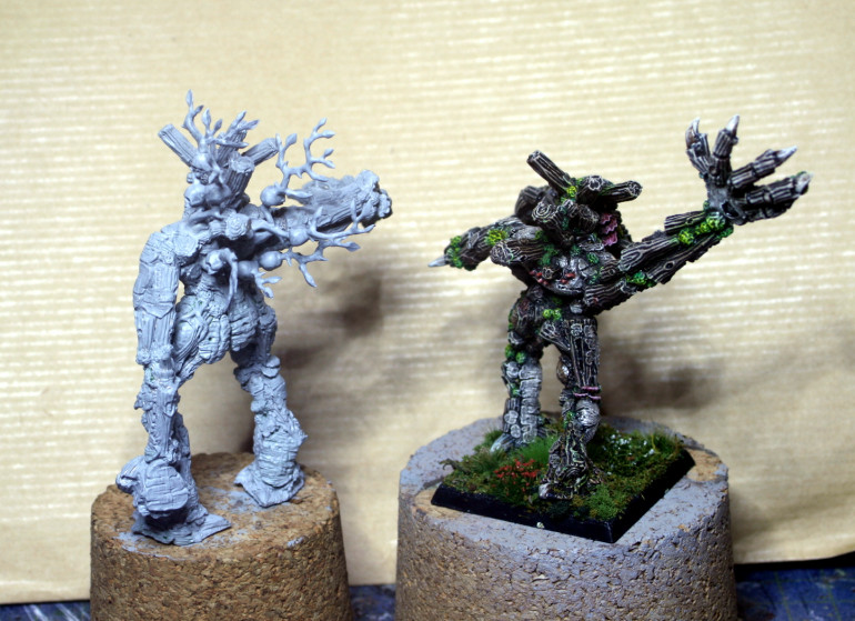 Plastic parts of the back are from the newer treeman kit from GW.