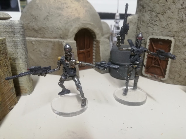 Nice models but I do have an issue with the kit. You can make two droids but you have a spare torso two sets of legs and two sets of arms. All that's missing is a head. Why not just let us make three of them instead of two sets of arms that aren't even different to the ones used. Waist of sprue space. 