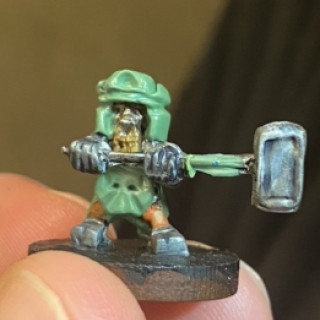 Escher huntress and squat with hammer. Converting my fantasy 15s in new necromunda greens
