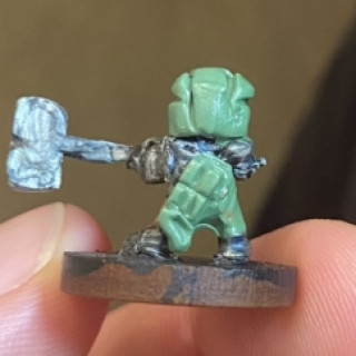 Escher huntress and squat with hammer. Converting my fantasy 15s in new necromunda greens