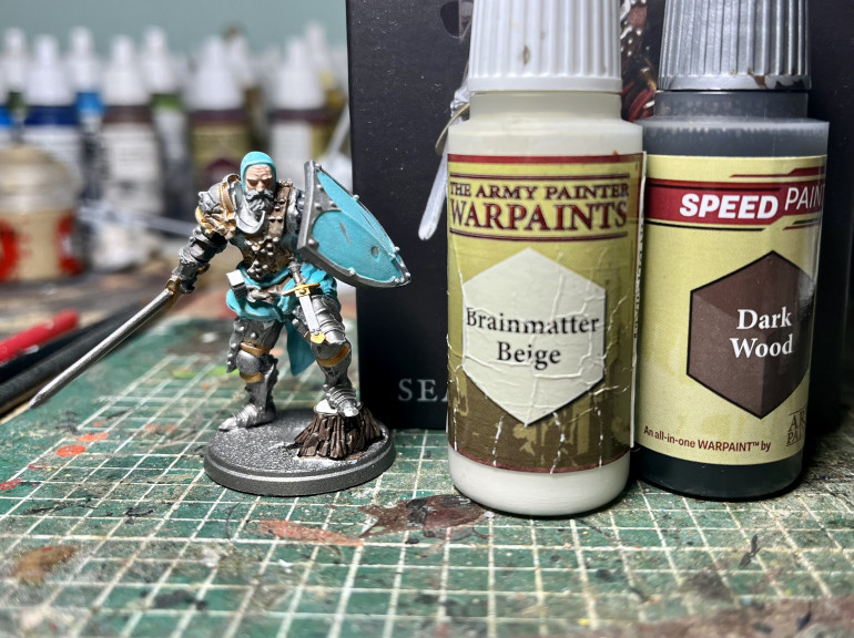 Quick Brainmatter drybrush and a dark wood speedpaint for the tree stump and it’s on to washes