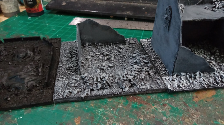 Start to finish, black, grey and 50/50 mix. Everything gets a pure white drybrush but that's for next time