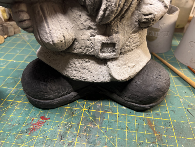 I started with the shoes (mat black) with medium grey highlights.