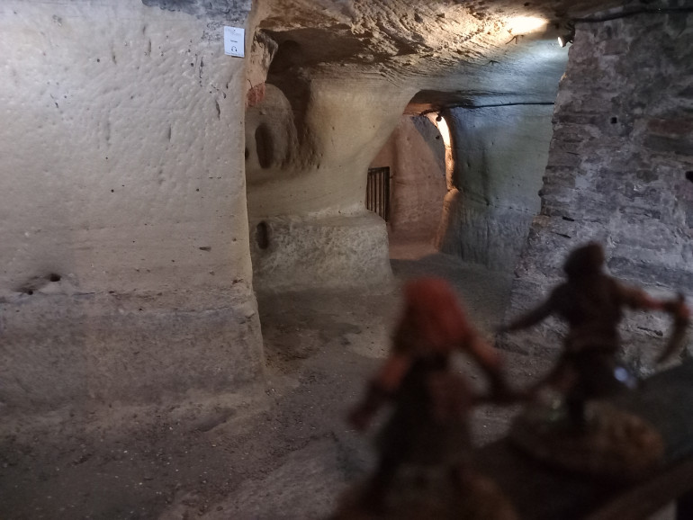 I've done photos of minis in the garden before but how about in a cave. My explorer's follow the gandy tourist sign