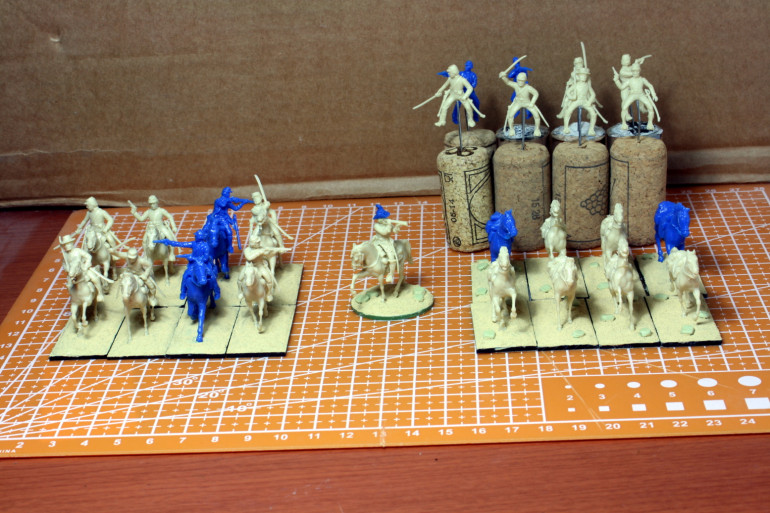 2 Union cavalry units. The unit to the right is ready for painting.