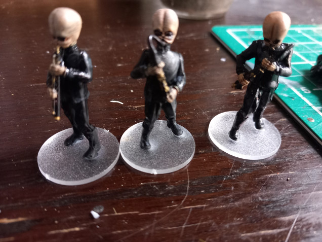 I got these free files from darkfire designs. I'm playing legion tomorrow for may the 4th and o needed some buskers 