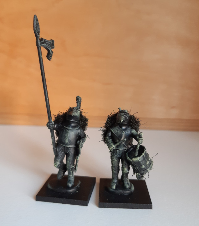 These two chaps were simple builds as previously described, with legs liberated from bodies and supplied with alternative torsos.