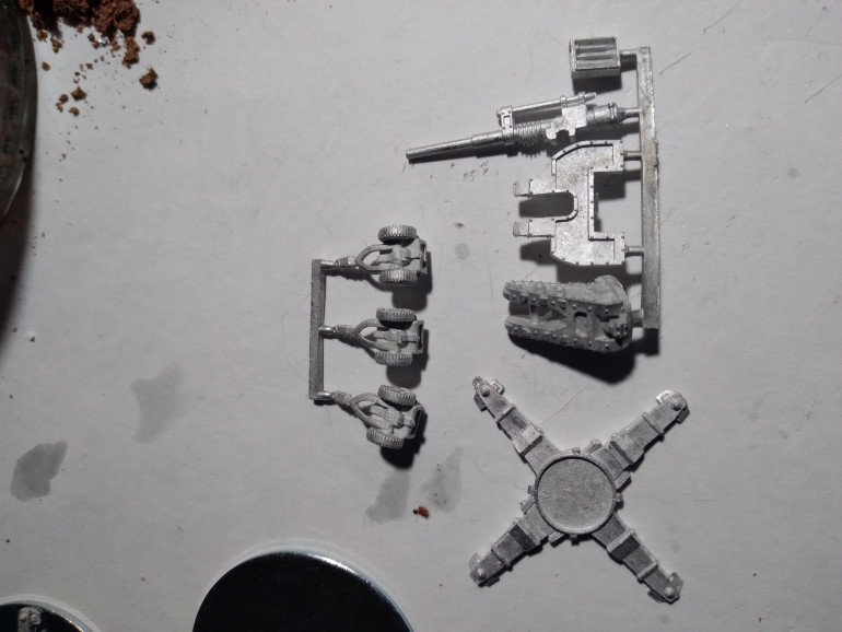 These parts make up a hydra flakk emplacement and come in a set of 3 complete with ammo trailers 