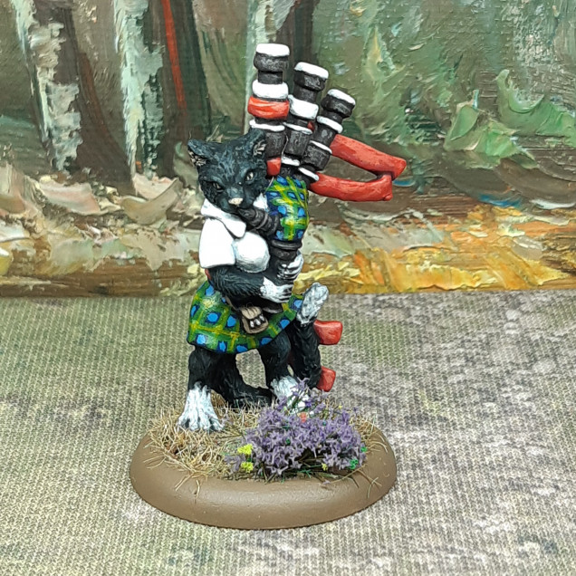 Another Burrows & Badgers figure. Really quite a simple sculpt, but a good model to break out the tartan paint on.