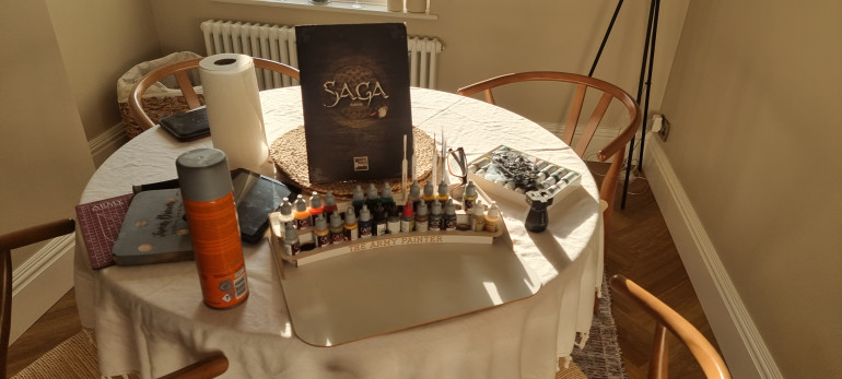 So due to some urgent renovations caused by non-urgent renovations and the fact that my house is older than some European countries I’ve not had anywhere to hobby.  I didn't know how badly that had affected me until I could actually do some proper hobby for the first time since early May. I could actually feel myself relaxing and my head moving into a really positive place. So, I had a plan for my first SAGA warband. Vikings! Or as I am calling them Beastmen Raiders. Last year I had an idea of a Beastmen Skirmish force, plus I have always loved the GW Beastmen aesthetic aside from a couple of exceptions (looking at you Minotaurs) so I went on eBay and grabbed the Beastlord and the Shaman. 