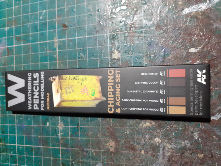 Ak weathering pencil set a bit like a crayon but can be activated with water to create effects