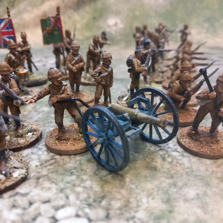 Artillery and three units of 12 kahki clad infantry units. 