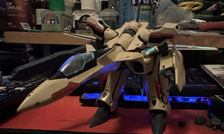 Macross Plus High Grade 1/100 YF-19 Valkyrie