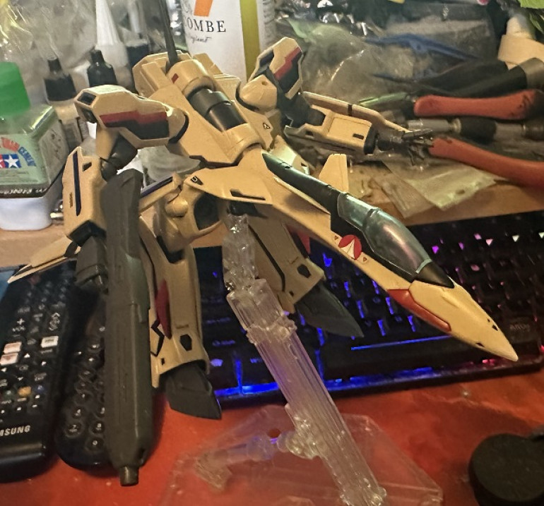 Macross Plus High Grade 1/100 YF-19 Valkyrie