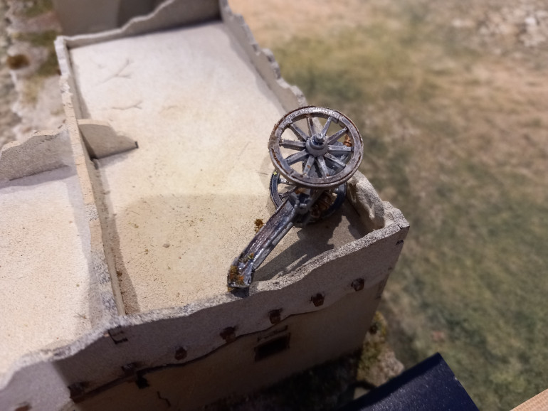 A misfire puts an end to one texan gun and leaves one side of the defences open. Texan volunteers take down a whole front row of advancing Mexicans 