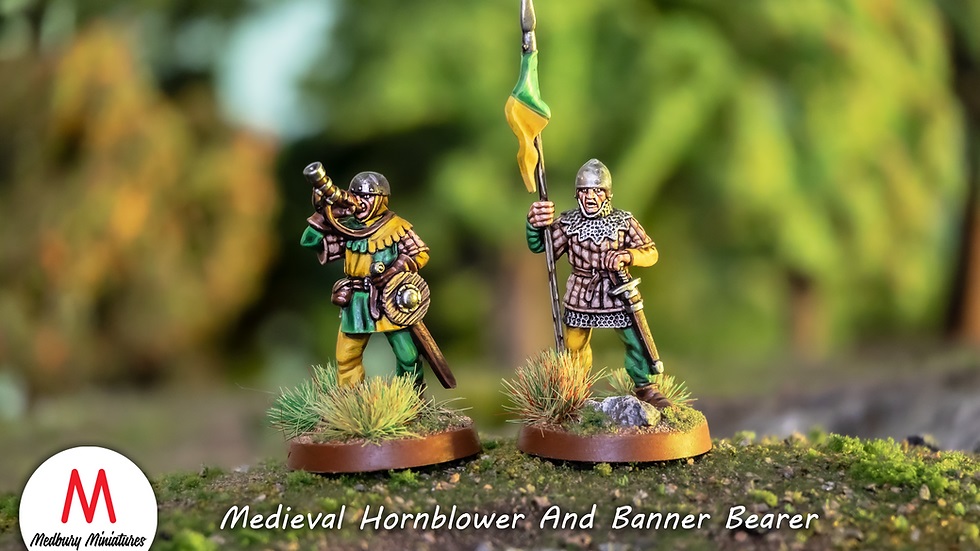 Medieval Hornblower And Banner Bearer - Medbury Miniatures