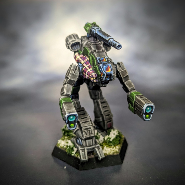 Painted up Seamus Casey's Mech from the Greywatch Protocol novel. I looked up what the Casey Tartan was and tried to mimick it as best I could in 6mm.