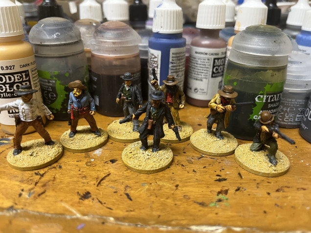 Group shot with everyone done. Just need to varnish and base. 