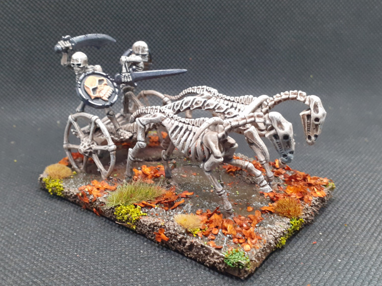 Been having fun painting an old school undead chariot. Army painter speed paints and drybrushing for the win.