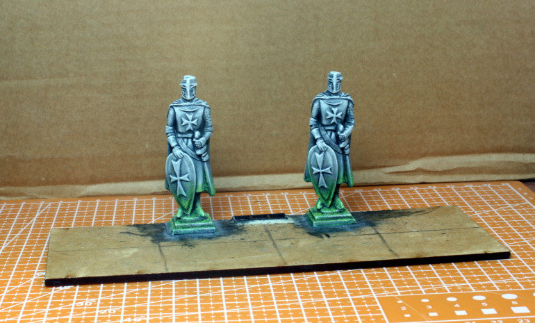 The statues were painted up in oils and left to dry for 3 days while I worked on the archers.