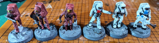 No progress tonight as I try to organize all my projects on site, but they're back on my table and staying right up front, more or less. Shouldn't be too long if I make sure I work on miniatures moderately often.