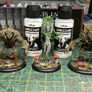 Painting the Bases and the first Finished Models