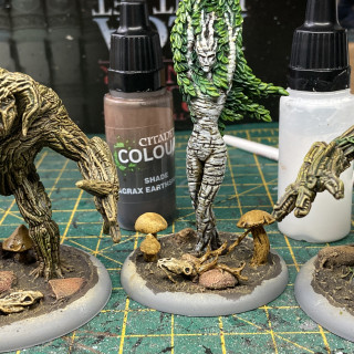 Painting the Bases and the first Finished Models