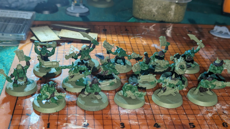 Went to minis night so got some projects work done. Finished off the purple on the Gretchin. I don't know if I'll have them cleaned by the end of spring, but getting closer...