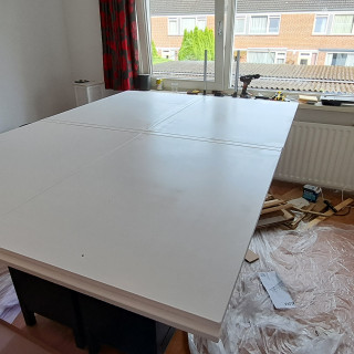 Snow white table