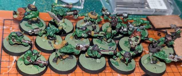 Spring Cleaning ends, suddenly progress. Some metal on weapons and a bit of work on squig hair and bone helmets. Grinding along.