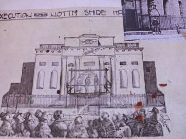 By the victorian age hangings were taking place on the buildings front steps so a barrier was put up to keep crowds back and this gives us an illustration of the building.