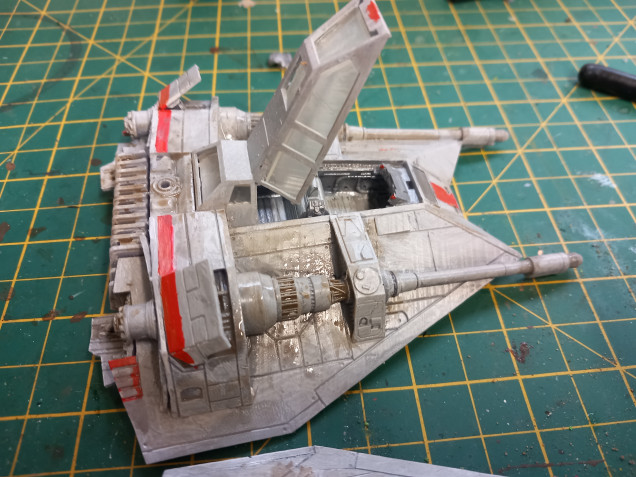 This post was supposed to go out before the last but I rushed out in the snow with the speeders I'd just printed from darkfire designs. The good thing about these is you can print a clear resin canapy and have the cockpit open unlike the official legion mini. I was thinking about using them as scenery in a docking bay.