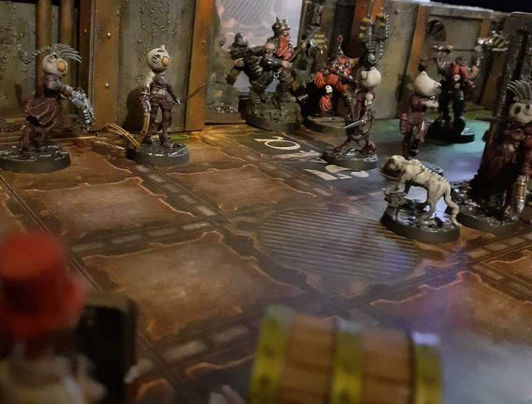 Today twoflower watches on as two rival gangs fight over a rundown section of the underhive 