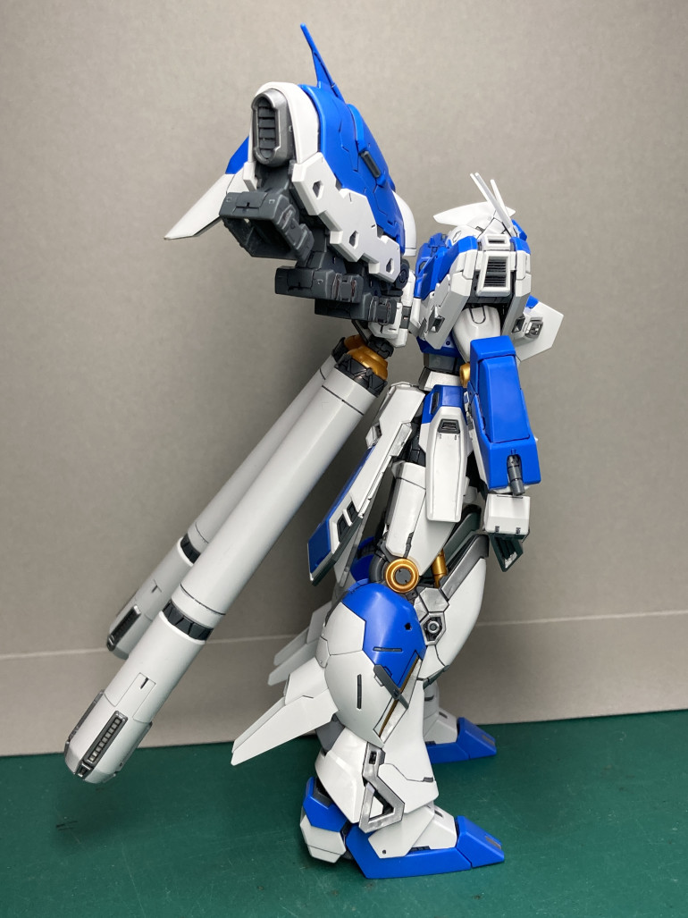 The backpack & Weapons