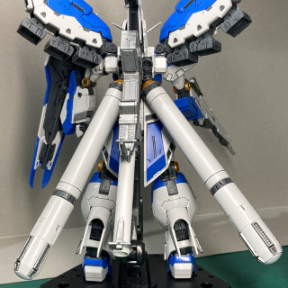 The backpack & Weapons