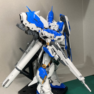 The backpack & Weapons