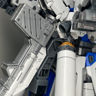 The backpack & Weapons